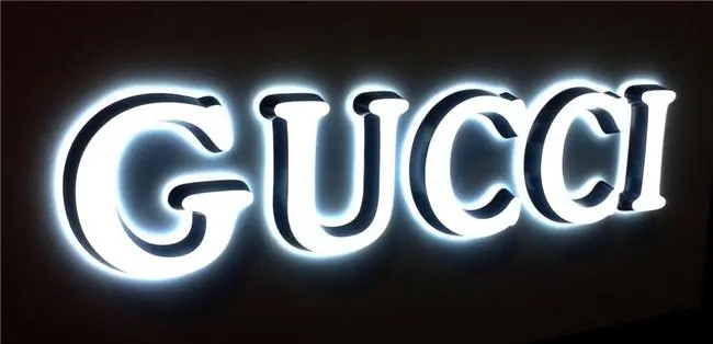 成都廣告公司戶外廣告好色先生TV版的特點