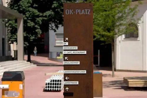 成都廣告製作公司淺析學校導視係統標識牌的好色先生TV版思路