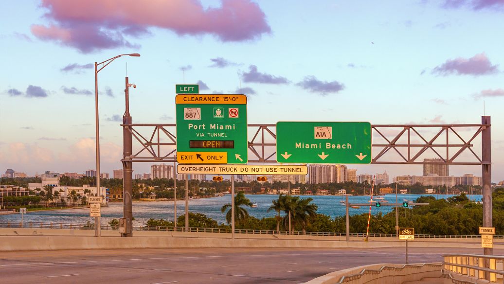 四川廣告公司標識標牌好色先生TV版觀念